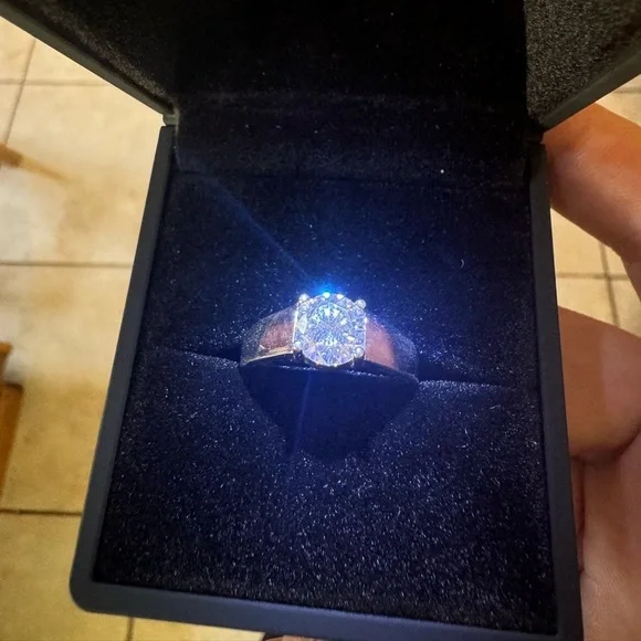 BIG 2 CT VVS1 Moissanite, Mens Engagement Ring, S925 With White Gold Plating - Picture 3 of 6